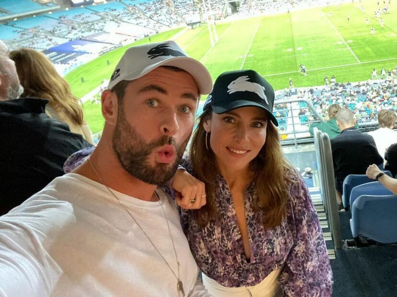 За несколько часов после публикации видео Хемсворта с Патаки набрало больше 2 млн лайков