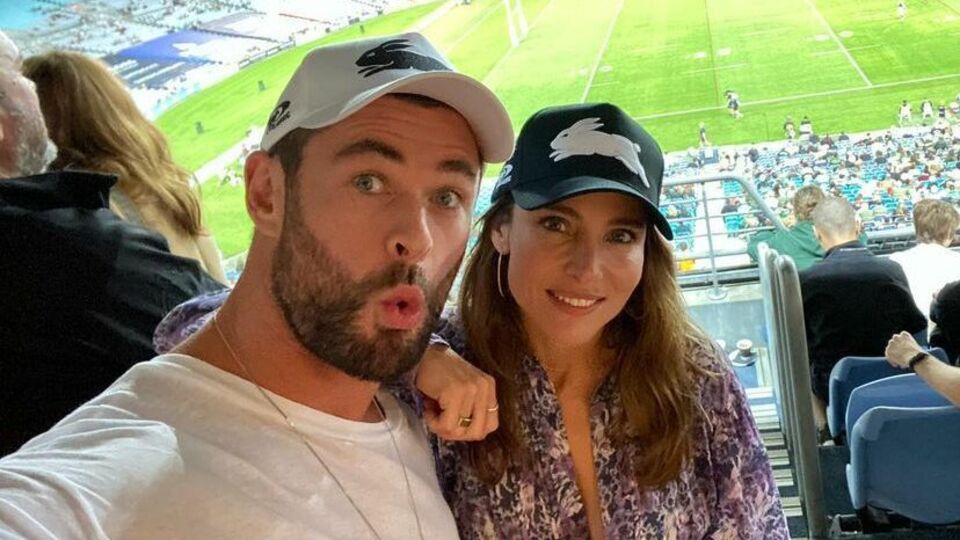 За кілька годин після публікації відео Гемсворта з Патакі набрало понад 2 млн лайків