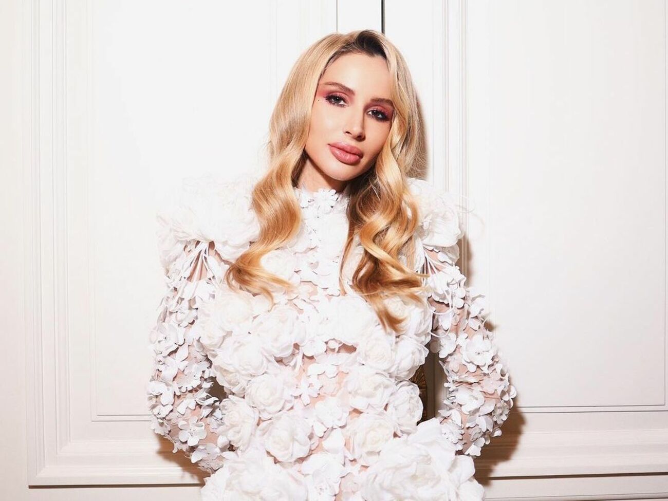 Подписчики активно отреагировали на фото Лободы, поставив за час больше 40 тыс. лайков