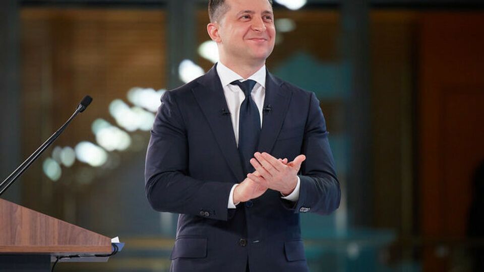 Зеленский заявил, что готов общаться со всеми