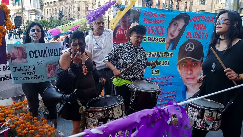 Жінки Мексики відстоюють свої права на акціях та маршах