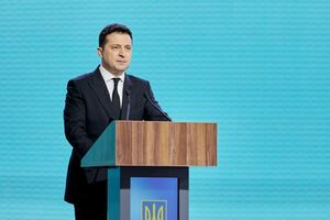Зеленський: Скажімо так, представники України з представниками Росії обговорюють участь Ріната Ахметова у держперевороті в Україні