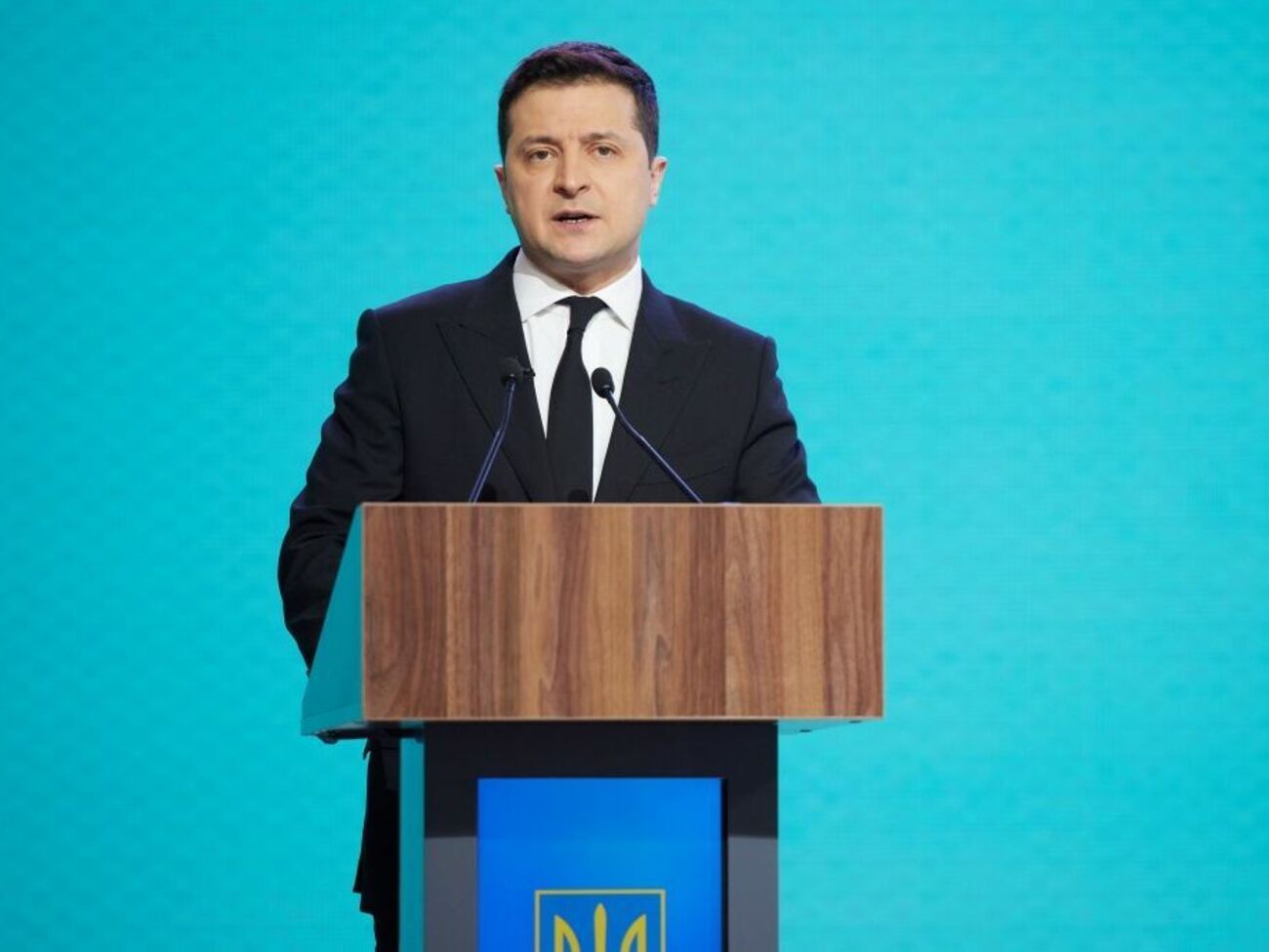 Зеленский:&nbsp;Посмотрите, что сделал господин Ляшко. Он сказал, что с 1-го числа будет военное положение