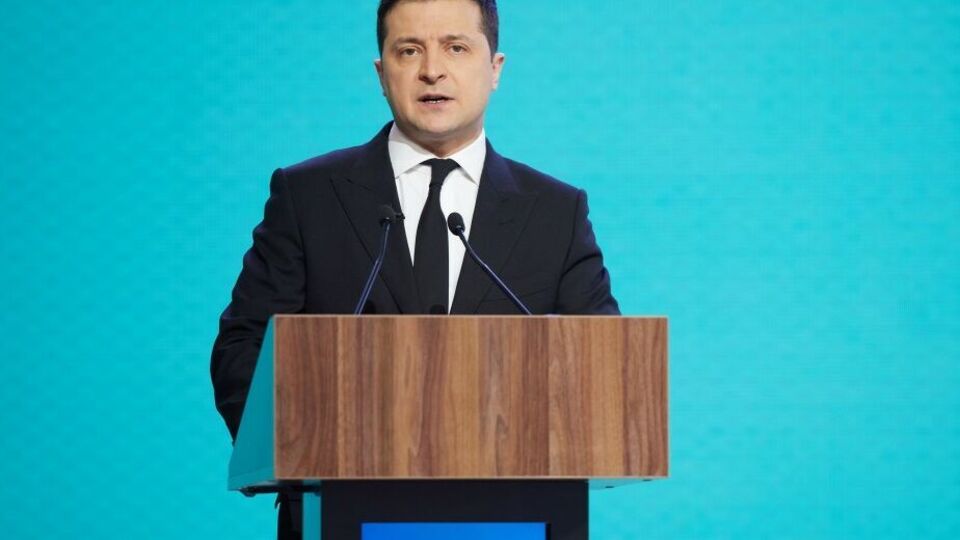 Зеленський: Подивіться, що зробив пан Ляшко. Він сказав, що з першого числа буде воєнний стан