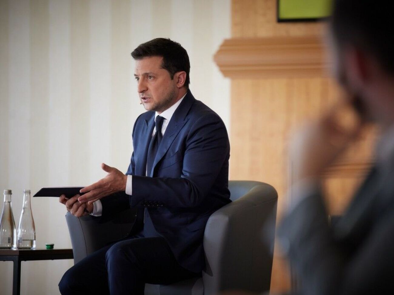 Зеленський: Я не буду боротися за владу