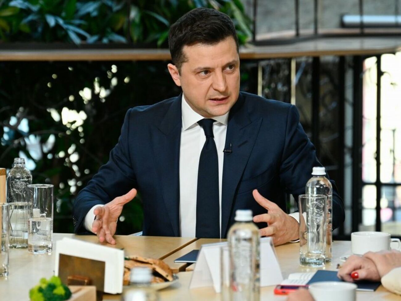 Зеленский &ndash; Бутусову:&nbsp;На вашей совести &ndash; гибели людей. После этого сколько было на нас атак и бомб сброшено дронами