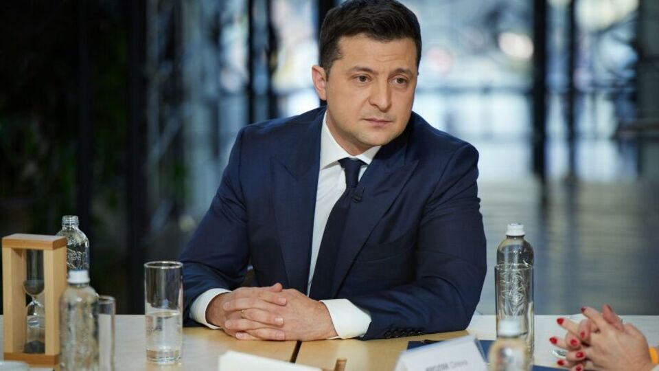 Зеленский: Ты не можешь сотрудникам говорить голосовать за того или другого человека и давать за это зарплату или задерживать ее