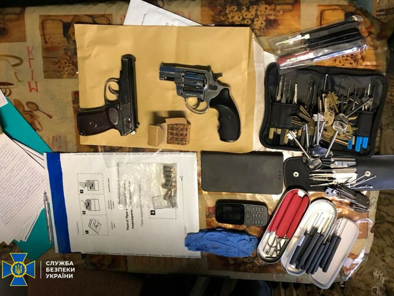 Зброю знайшли на території двох приватних мисливських баз