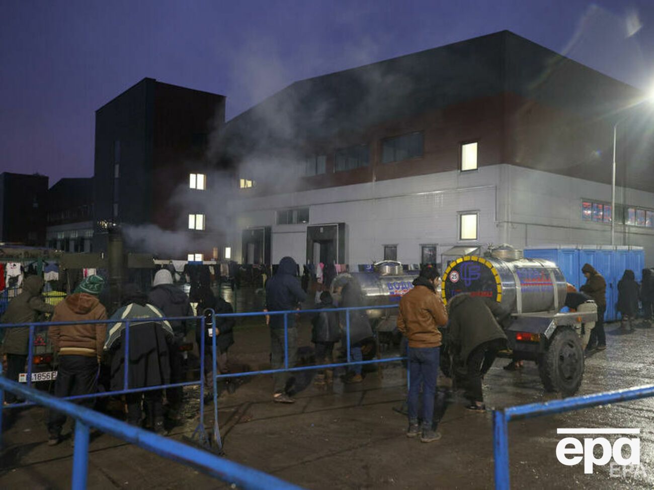 Під час бунту мігранти скандували, що метою їхньої поїздки є Німеччина