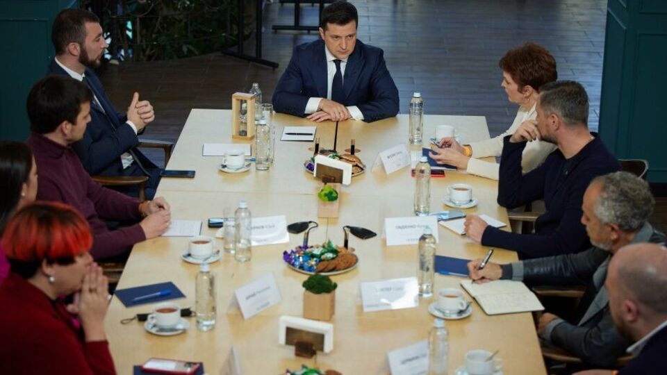 Зеленський розраховує на кілька форматів перемовин щодо Донбасу