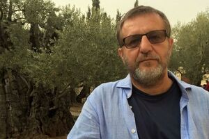 Зеленский превратил украинскую политику в пошлую оперетку. Может, потому, что в этом жанре он чувствует себя, как рыба в воде?