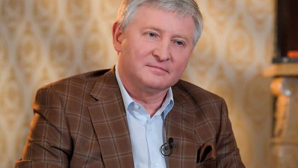 Зеленський заявив, що на початок грудня нібито готували державний переворот за участю Ахметова (на фото)