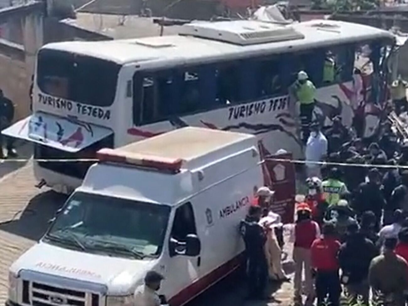 В автобусе ехало около 50 человек