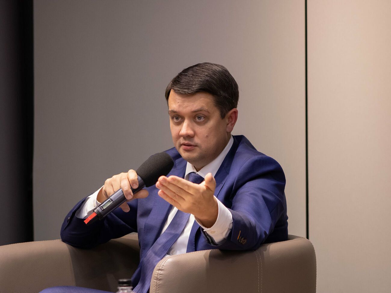 Разумков не исключал возможности, что его могут попытаться лишить мандата