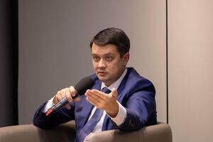 Разумков не исключал возможности, что его могут попытаться лишить мандата