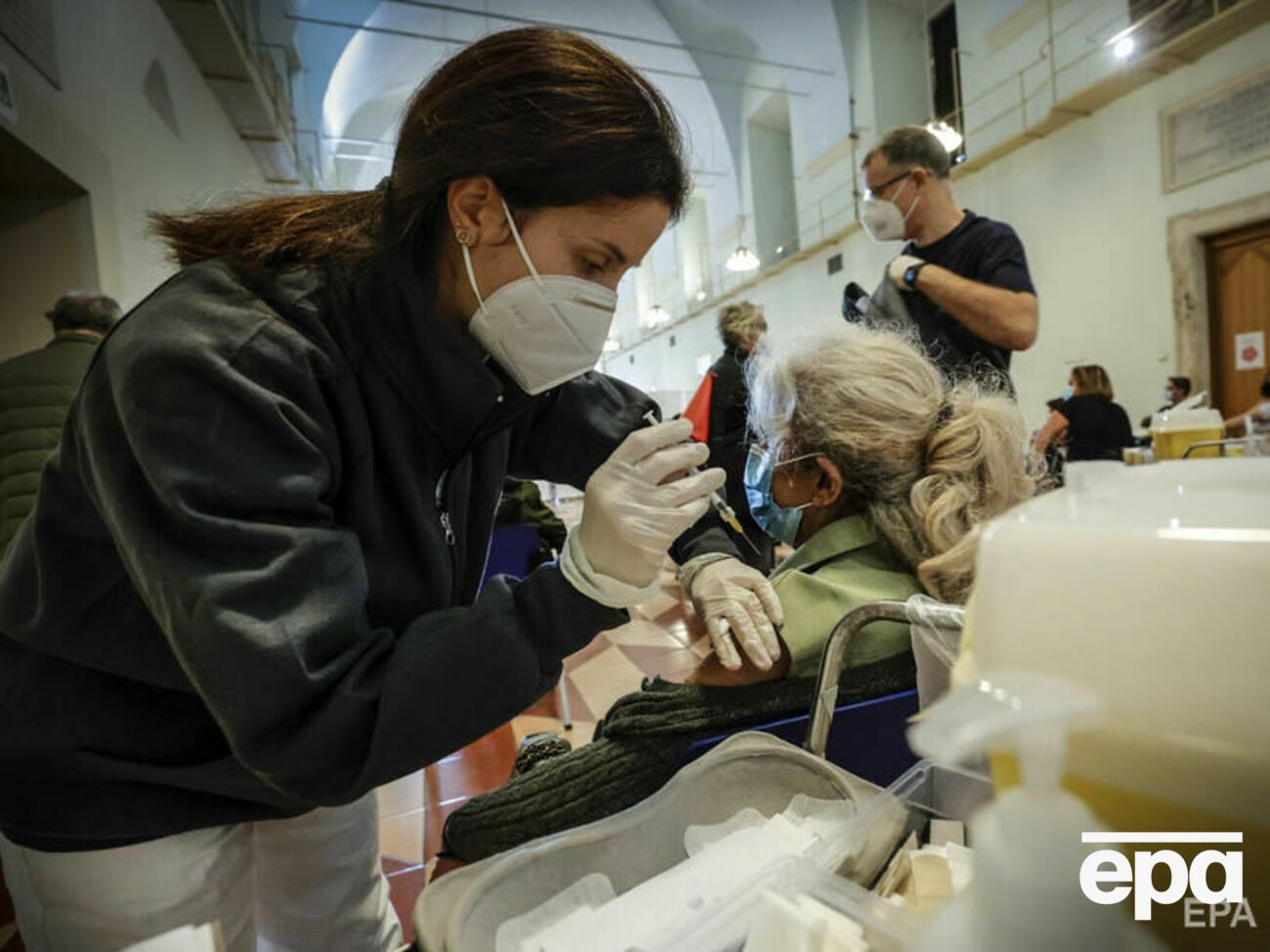 В Италии много маленьких деревень, где уровень вакцинации близок к 100%