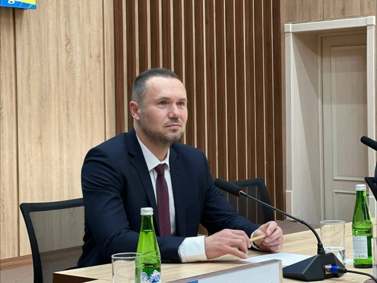 Шкарлет зазначив, що понад 1 тис. шкіл і далі працюють дистанційно через брак 100% рівня вакцинації працівників у "червоній" зоні