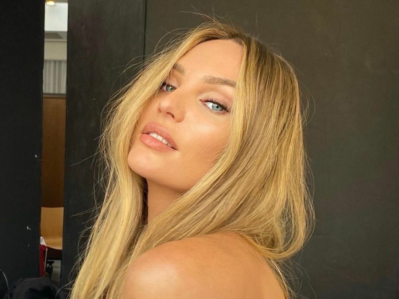 Под фото Свейнпол подписчики поставили больше 165 тыс. лайков