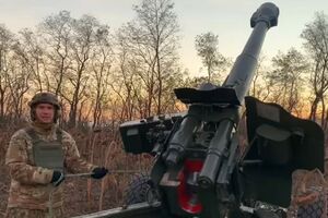 Бутусов 27 ноября в Facebook опубликовал видео, на котором сделал выстрел из артиллерийского орудия