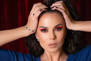 Каменських на нових знімках змінила яскравий макіяж на природний образ