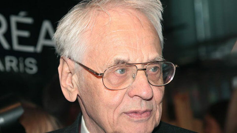 Наумов народився 1927 року