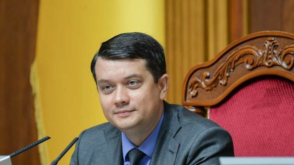 Объединение Разумкова, по информации СМИ, поставило под угрозу существование монобольшинства в парламенте