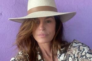 Сінді Кроуфорд – одна з небагатьох моделей, які діляться в Instagram знімками без макіяжу та ретуші