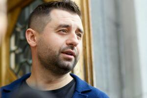 Арахамия: Она активно участвует во всех обсуждениях экономических процессов