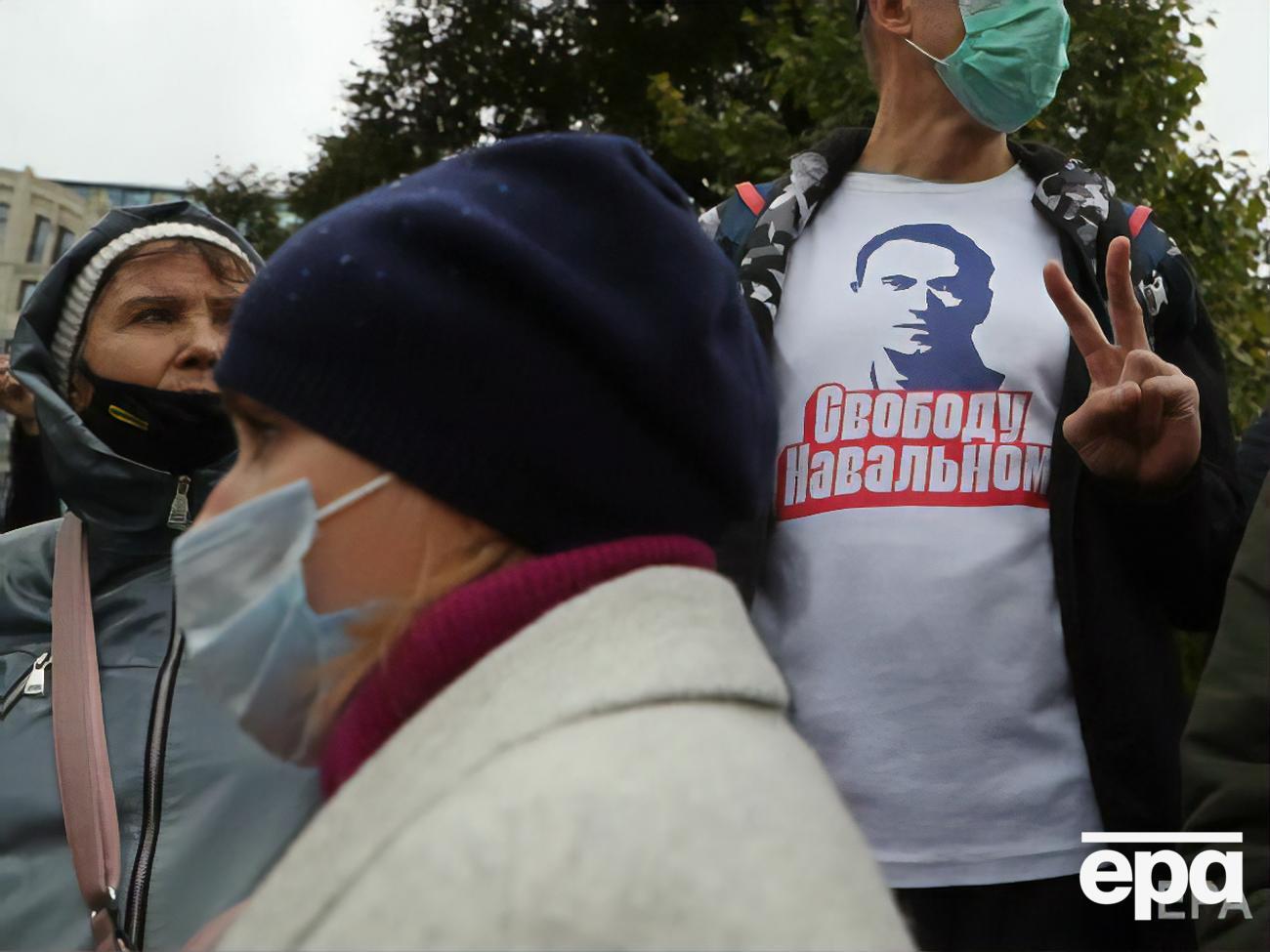 К отравлению Навального причастны по меньшей мере восемь штатных сотрудников ФСБ