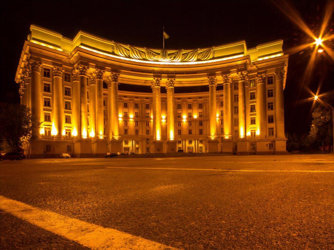 У МЗС повідомили, що обставини авіакатастрофи з'ясовують