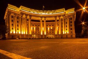 У МЗС повідомили, що обставини авіакатастрофи з'ясовують