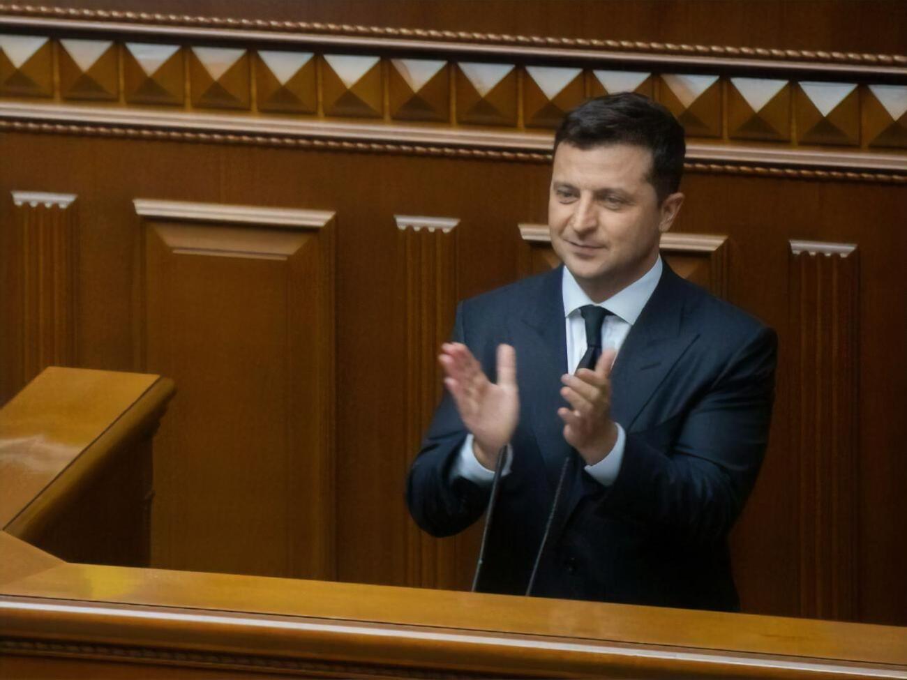 Зеленський (на фото) буде присутнім на ранковому пленарному засіданні Ради, зазначив Гетьманцев