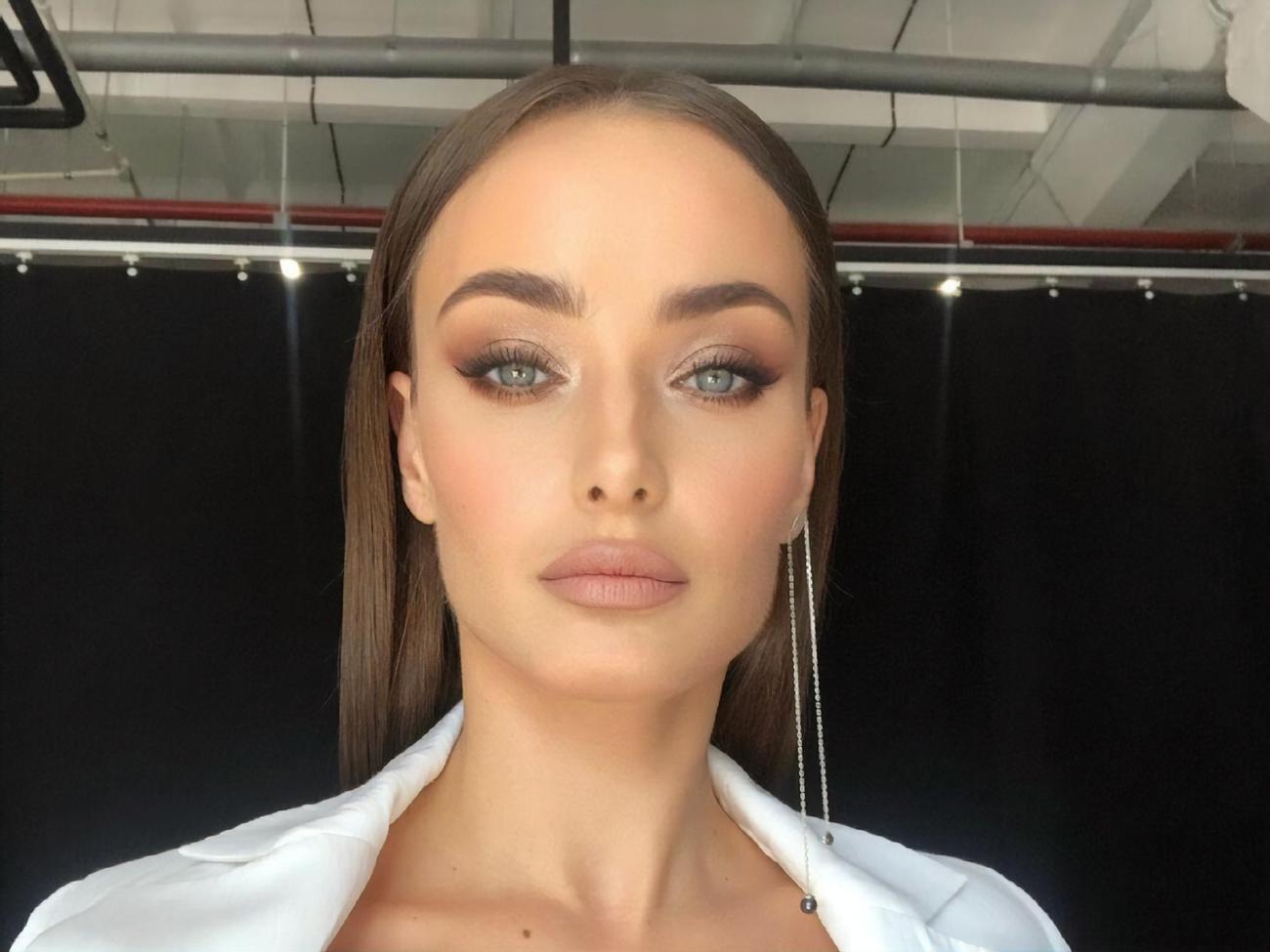 32-летняя Мишина выставила новое необычное фото, сопроводив его рассказом из студенческой жизни