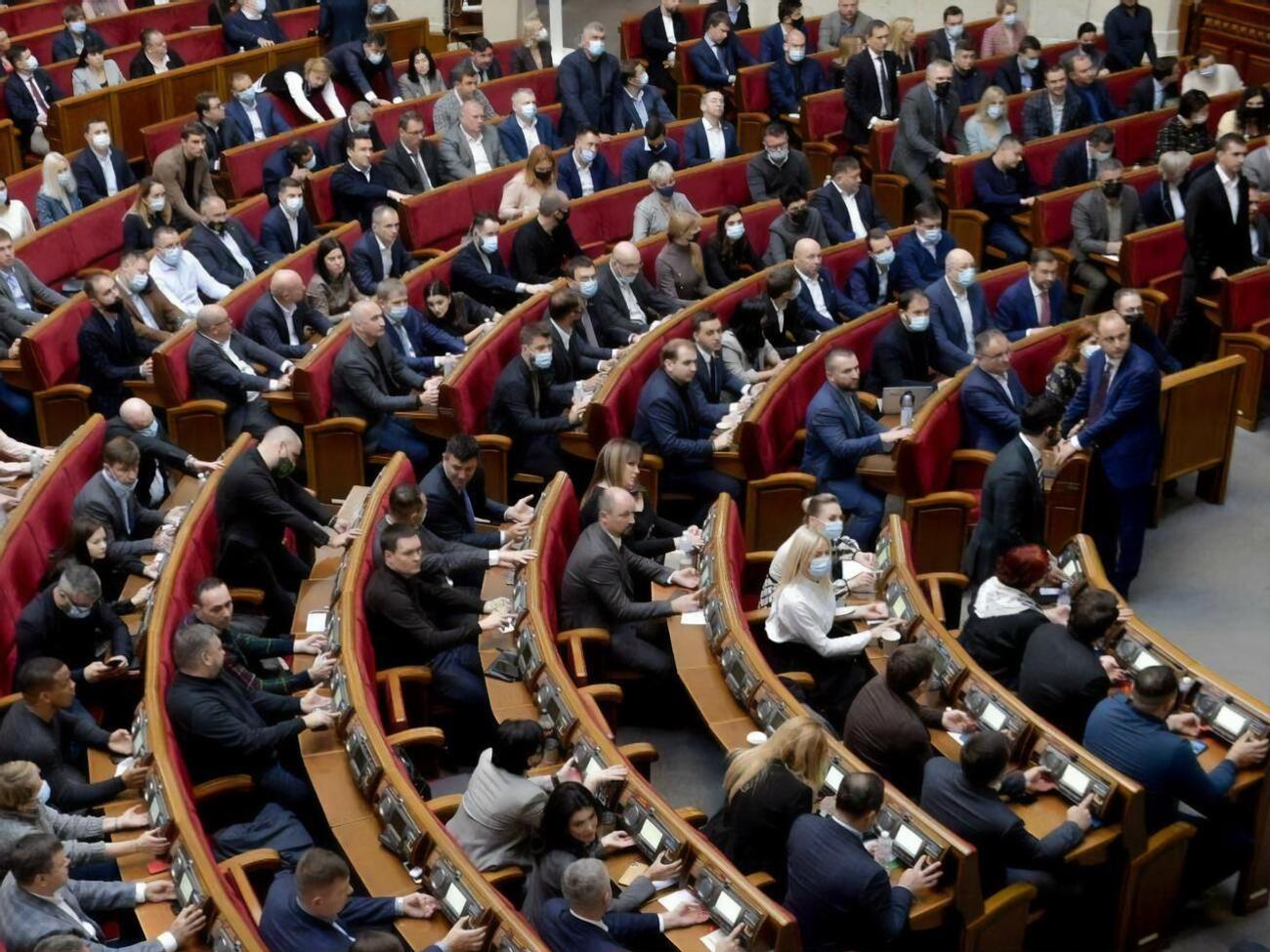 Рада 3 листопада уточнила текст закону про олігархів