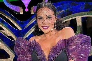 34-летняя Настя Каменских показала юношеское фото с лучшей подругой