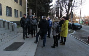 Местные активисты пришли к отделению полиции требовать открыть производство в связи с инцидентом