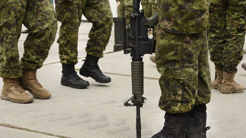 За даними української розвідки, командування збройних сил РФ протягом листопада продовжувало посилювати окупаційні війська в ОРДЛО
