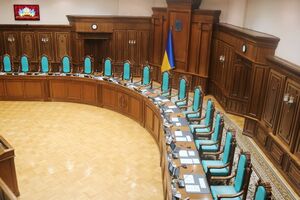 Нові судді КСУ поки що не склали присяги