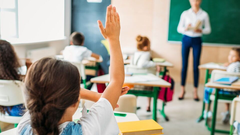 Зарплати вчителям в Україні підвищують вдруге за рік