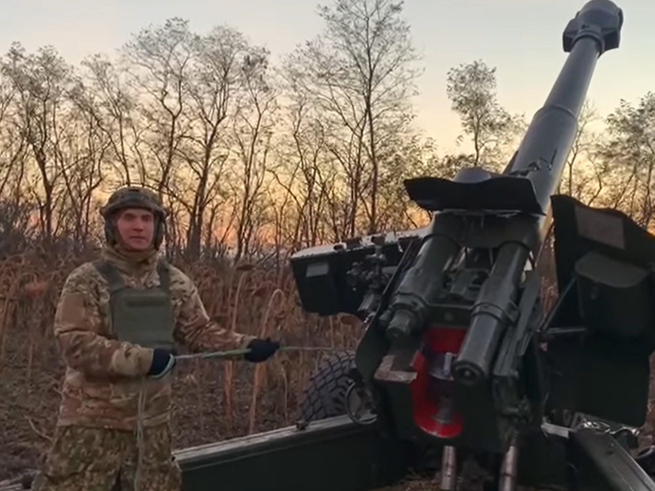 Бутусов 27 листопада опублікував відео, на якому зробив постріл із гаубиці