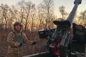 Бутусов 27 листопада опублікував відео, на якому зробив постріл із гаубиці