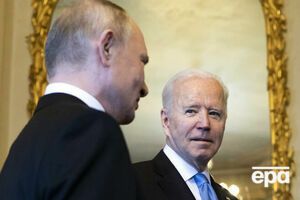 У Вашингтоні готуються до віртуальної розмови Байдена (праворуч) із Путіним (ліворуч) у грудні, зазначає The Washington Post