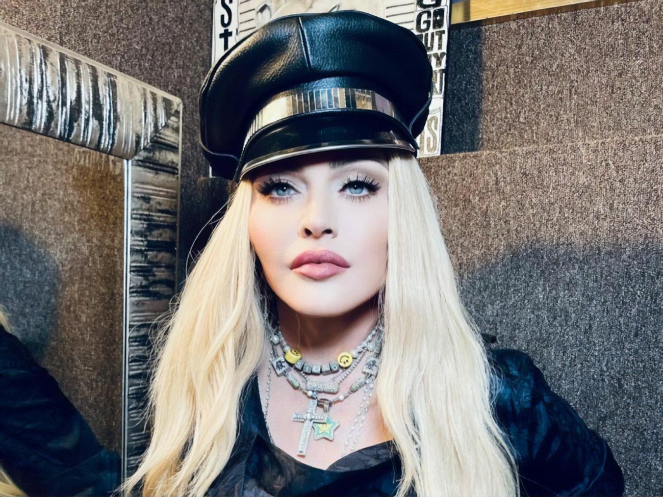 Мадонна: Уривки із приватного роману