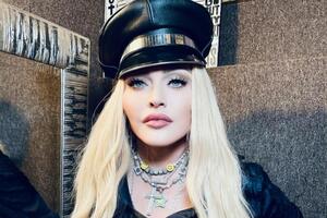 Мадонна: Уривки із приватного роману