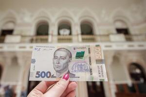 Переселенці можуть продовжити грошову допомогу або припинити виплати онлайн