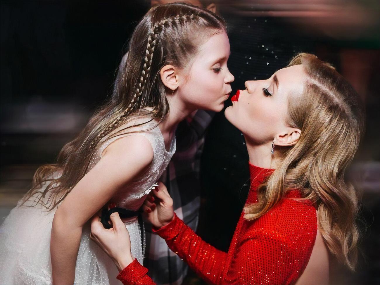 Христина Асмус із донькою Настею, якій за кілька місяців виповниться вісім років