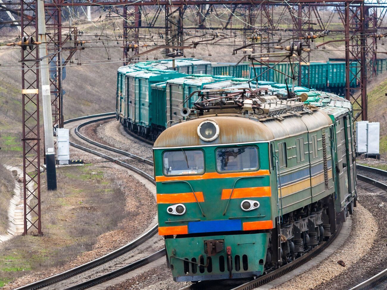 Около месяца назад начал действовать приказ МИУ №418, который уже поднял тарифы на перевозку грузов первого класса с 1 января 2022 года