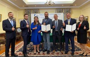 Контракт підписали в посольстві України у США