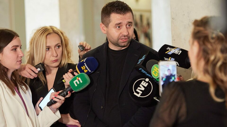 Арахамия сказал, что отставки в правительстве могут обсудить через полгода