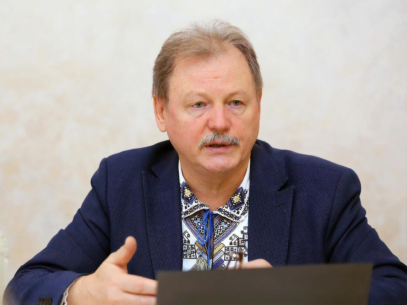 Горбачев призвал прекратить привлечение денег родителей на нужды школ